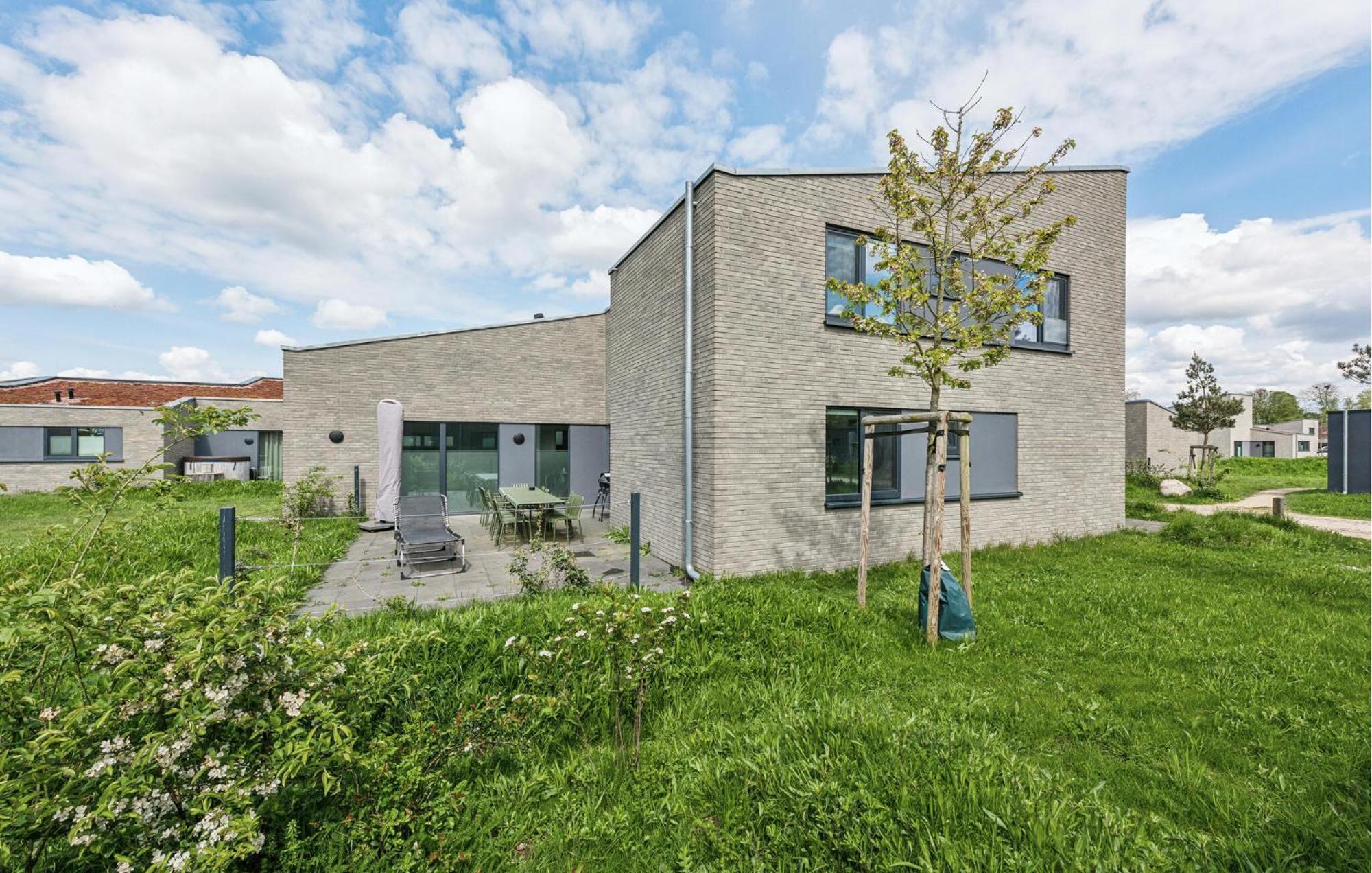 Cozy Home In Lembruch-Duemmer See With Sauna Extérieur photo
