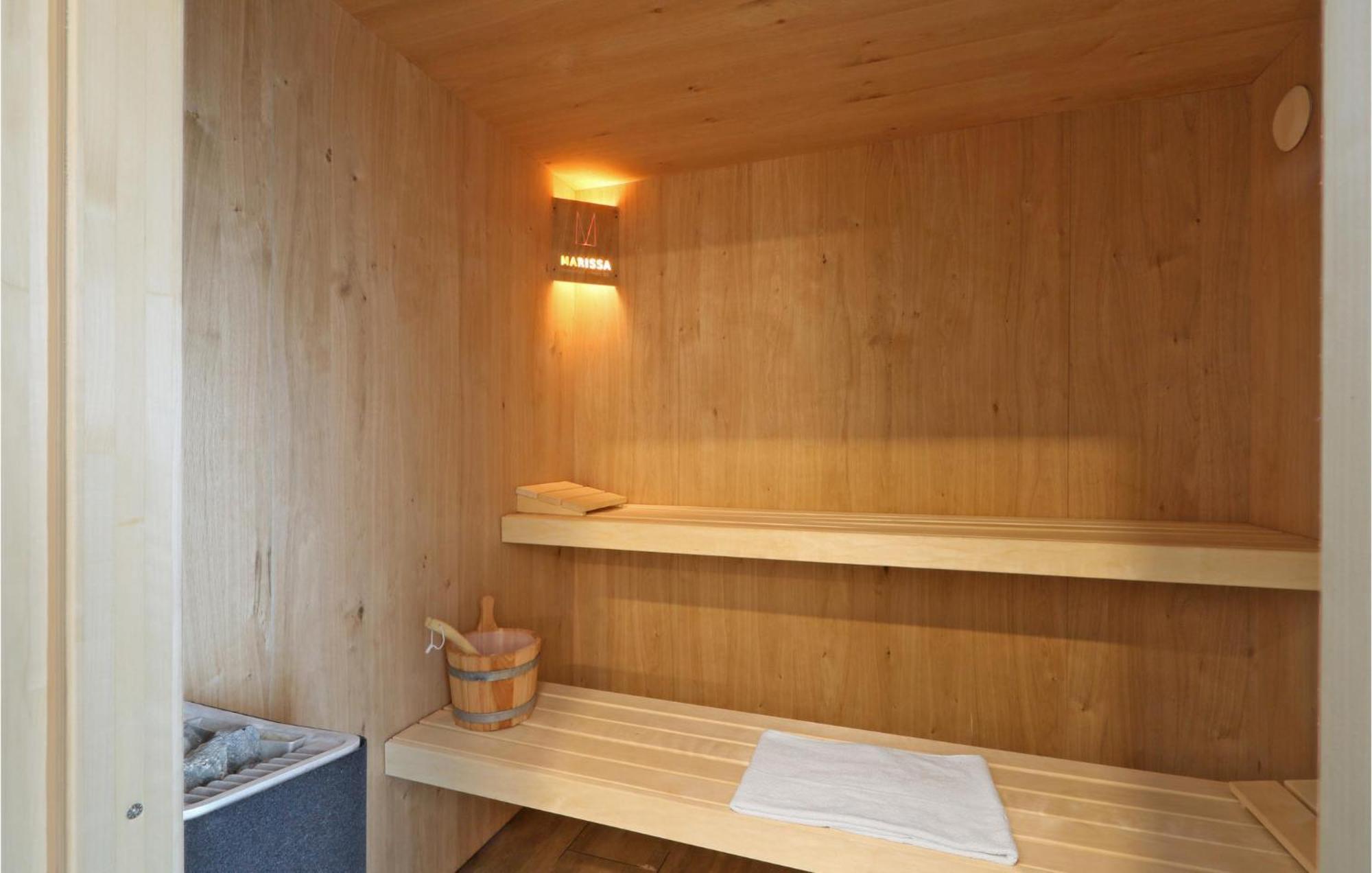 Cozy Home In Lembruch-Duemmer See With Sauna Extérieur photo